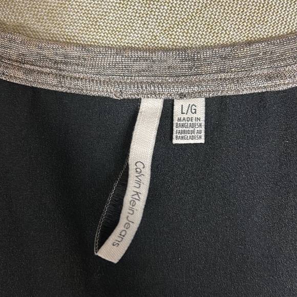 Calvin Klein VGUC long sleeved top silver like colour with gold splatter look - Picture 10 of 15